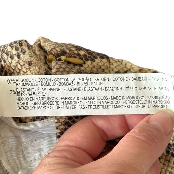 Zara Women’s 3” Shorts Reptile Print Side Zip Size Small - Picture 5 of 8